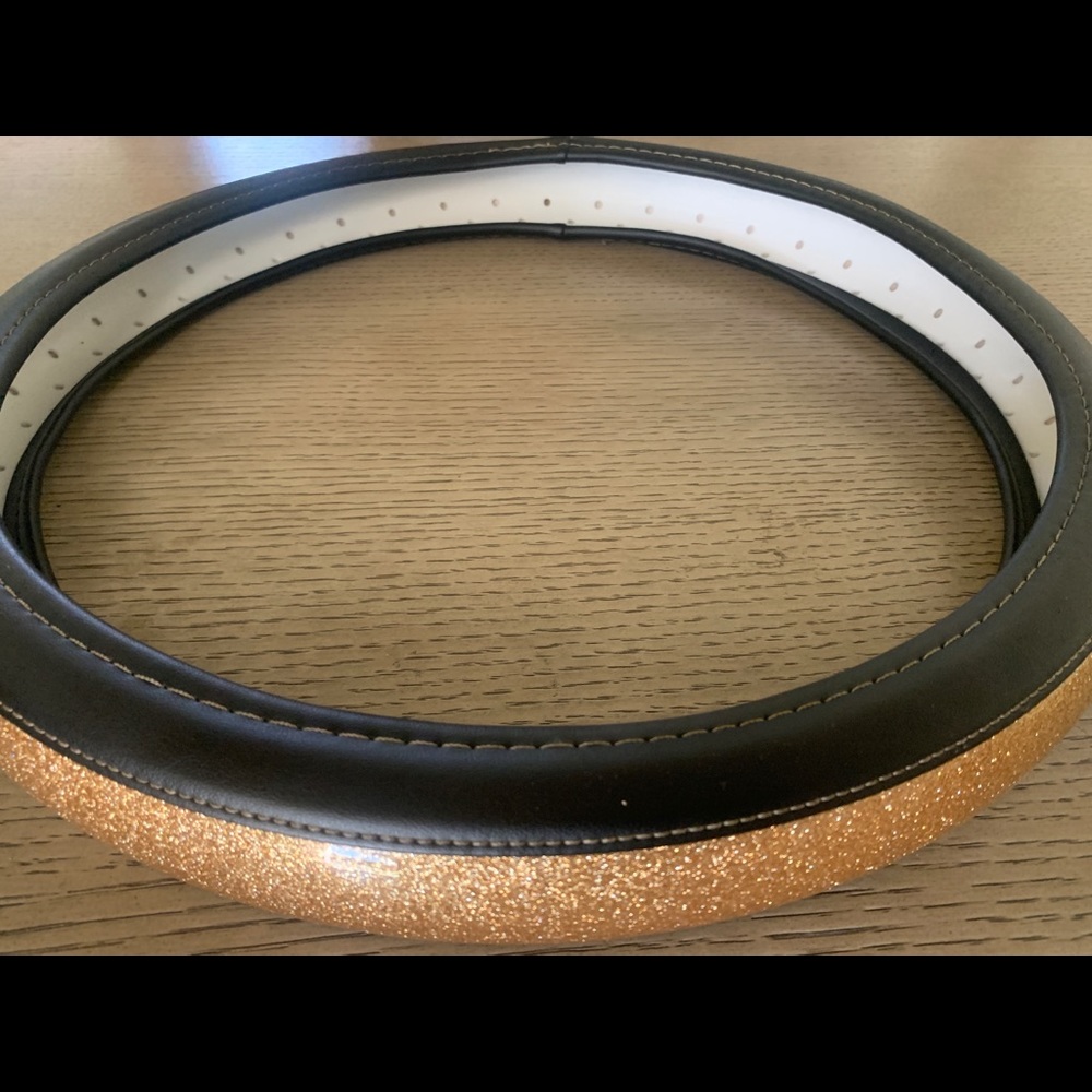 Steering wheel cover